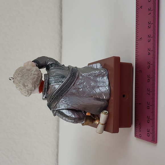 Hallmark 2023 Harry Potter Nearly Headless Nick Ornament MAGIC Light Sound - Picture 7 of 9